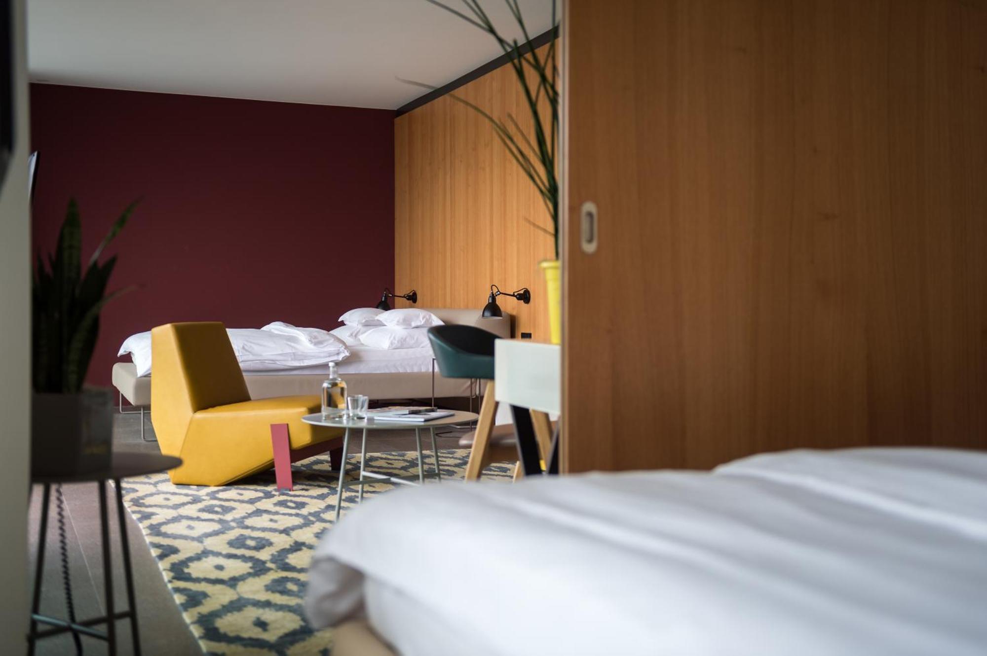 Muchele Hotel Postal / Burgstall